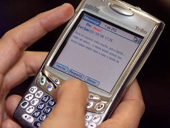 Algo menos del 45 por ciento dijo que había utilizado mensajes de texto por lo menos una vez...