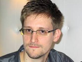 Cuando Snowden no regresó, esto inició la búsqueda del contratista,...