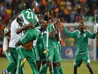 Fuentes dijeron que los futbolistas nigerianos estaban irritados por la falta de pago de los bonos...