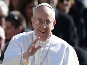 "El Vaticano II, refiriéndose a la estructura jerárquica de la Iglesia, afirma...