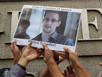 En el caso de Snowden, no solamente se ataca la libertad del que busca asilo, sino también...