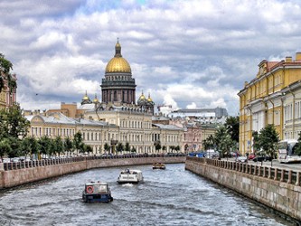 Cualquier extranjero que visite Moscú por primera vez encuentra la capital de Rusia como una...