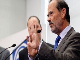 El dirigente del PAN, Gustavo Madero, advirtió que el pacto era un acuerdo temporal y que si...