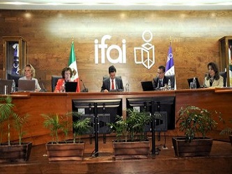 El IFAI revocó la declaración de inexistencia e instruyó al Imcine a efectuar...