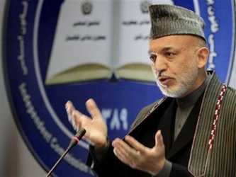 Karzai, a quien la Constitución impide un tercer mandato, todavía no ha apoyado a...