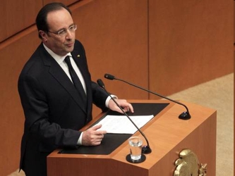 Hollande y Peña coinciden en el recurso de la política exterior para dar pausa,...