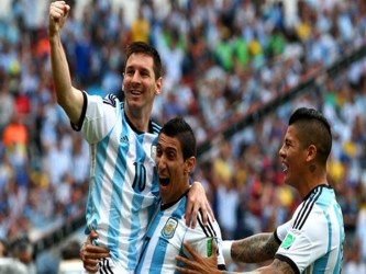 Messi apiló a varios rivales en el epílogo de un encuentro que parecía...