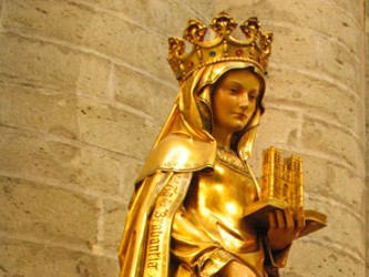 Según una biografía de la santa, escrita en 1047, Santa Gúdula nació en...