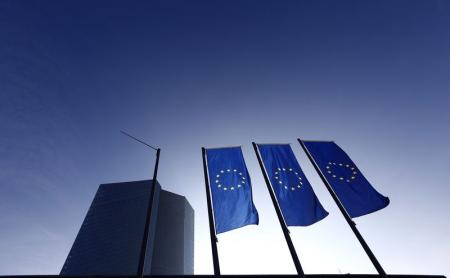 Economistas consultados en un sondeo de Reuters proyectaban que el PIB de la zona euro se...