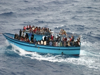 Y uno más, en los mares del sudeste asiático, flota "ahorita" a la deriva...