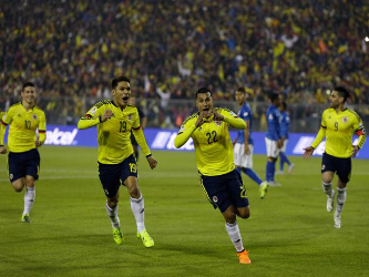 Colombia y Brasil, que superó 2-1 a Perú en su debut, tienen los mismos tres puntos...