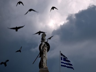 Los griegos desecharon la seguridad miserable de los esclavos para defender su dignidad social y...