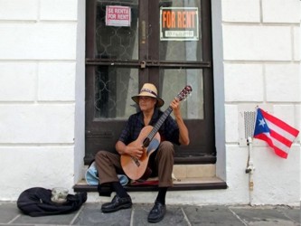La creciente crisis financiera de Puerto Rico ha acelerado el éxodo de residentes a Estados...
