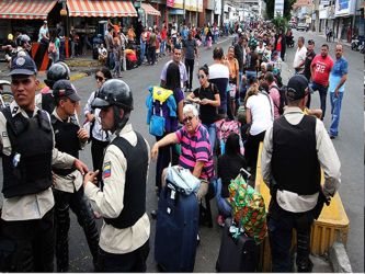 Migración Colombia reveló que alrededor de 3,800 colombianos han sido expulsados,...