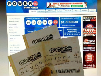 Powerball es una lotería bisemanal cuyos billetes se venden en 44 estados del país,...