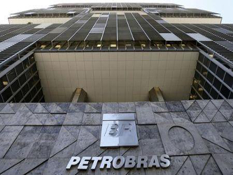 La meta de producción de Petrobras para el 2020 se redujo en un 3,6% a 27 millones de...