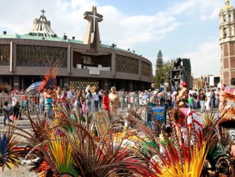 La devoción a la Virgen de Guadalupe en México surgió casi desde el inicio de...
