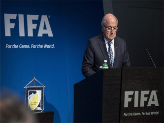 Nueve meses después que Blatter ganó un quinto mandato, las elecciones en...