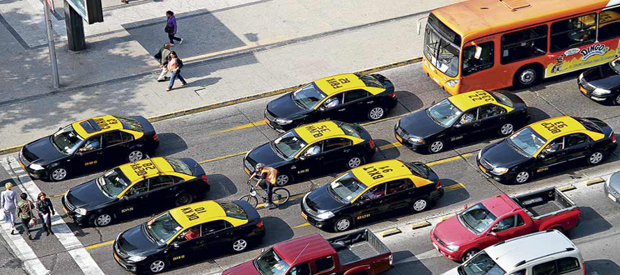 El presidente del sindicato de taxistas Luis Reyes dijo que más que una fiscalización...