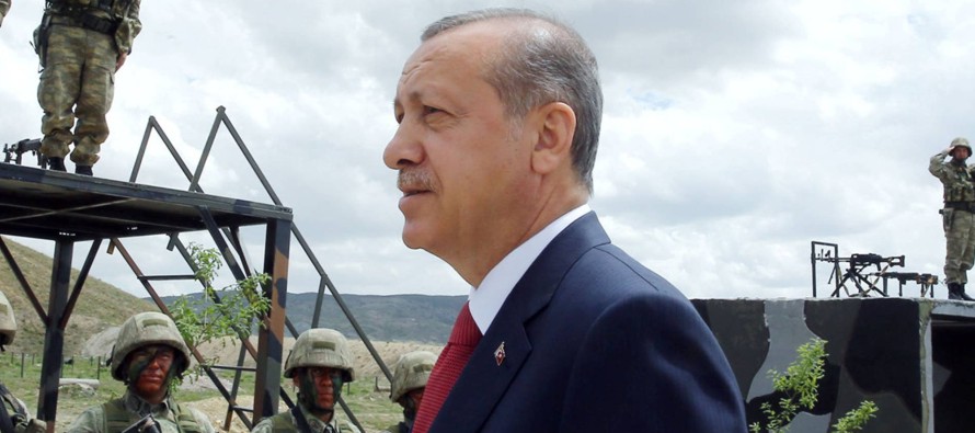 En su deriva autoritaria, el presidente de Turquía, Recep Tayipp Erdogan, ha comenzado a...