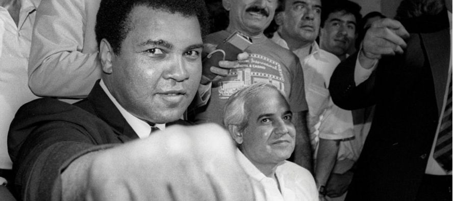 De todos los viajes de Muhammad Ali por el mundo árabe, su visita a Egipto de 1964 fue...