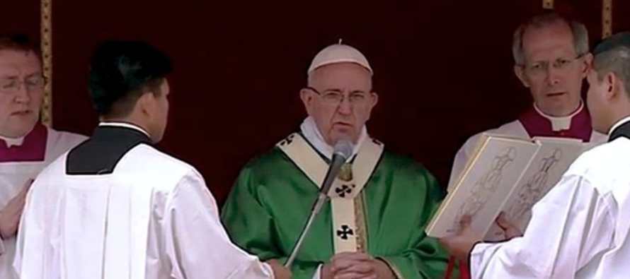 Ante una gran multitud, el Pontífice ha explicado que la naturaleza humana, herida por el...