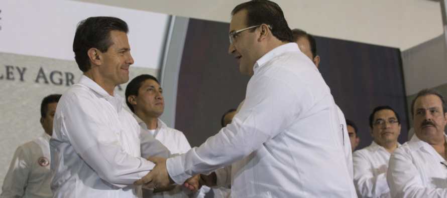 Tanto el gobernador de Veracruz, Javier Duarte, como el de Quintana Roo, Roberto Borge, ambos del...