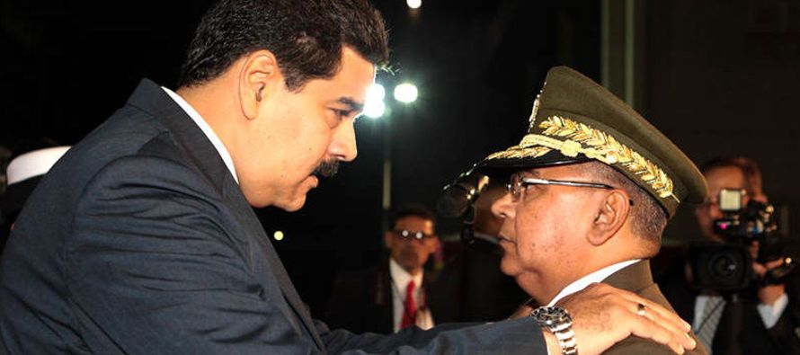 Maduro atribuye tanta calamidad a una guerra económica que le libra la plutocracia...