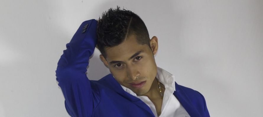 En esta nueva producción el joven cantante ha plasmado todo su talento y entusiasmo y luce...