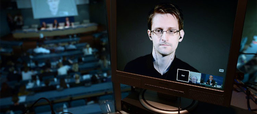Snowden, que vive bajo el estatus de asilado político en Rusia, reveló los programas...