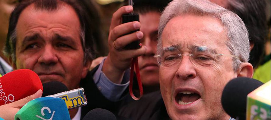 "Uribe ha ido haciéndose a la teoría de que la única razón de los...