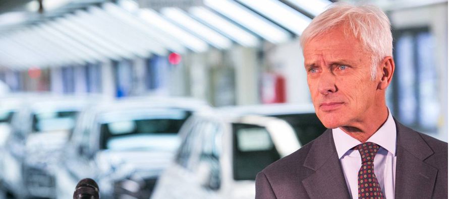 Volkswagen tiene que reestructurar la fabricación de su marca homónima para que se...