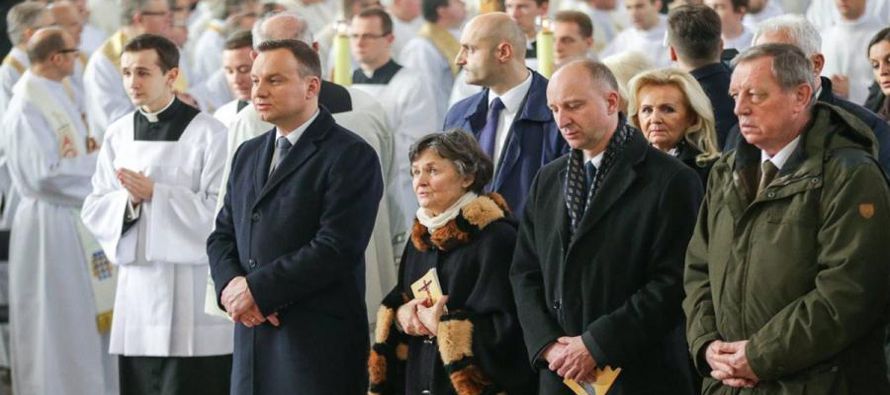 Ejemplos del peso de los valores católicos en la alta política polaca hay muchos, el...