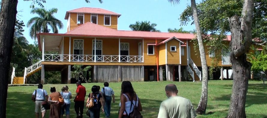 La casa donde nacieron Fidel y sus seis hermanos, incluido el presidente del país,...