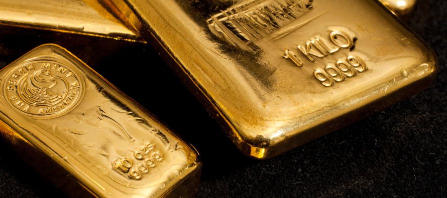 A las 1200 GMT, el oro al contado ganaba un 0,51 por ciento a 1.226,09 dólares la onza, tras...