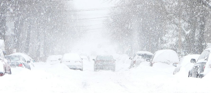 El Servicio Nacional de Meteorología emitió alertas por tormenta de nieve en partes...