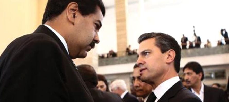 El presidente de Venezuela, Nicolás Maduro, conversó por teléfono con sus...
