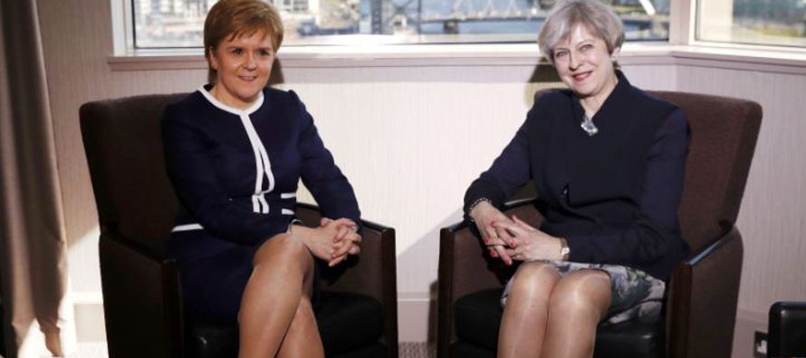 May y Sturgeon se reunieron el lunes para discutir sus radicales diferencias en su visión...