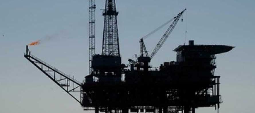 La OPEP impulsó un acuerdo de reducción a la producción petrolera de 1,2...