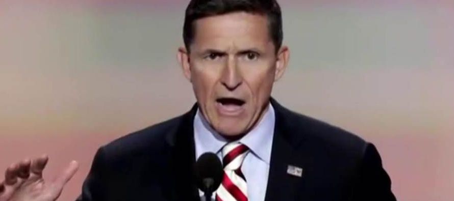 De acuerdo con los medios, Flynn participó en reuniones con el embajador ruso, Sergey...