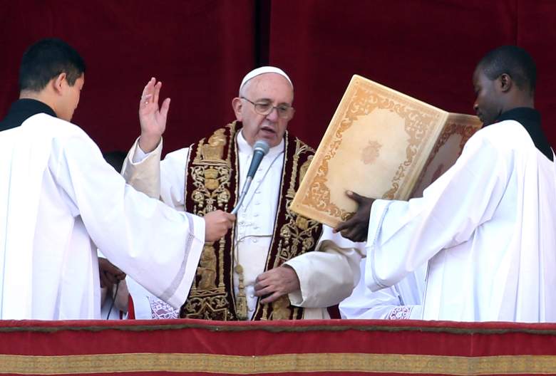El papa Francisco aprovechó de nuevo la ocasión de su mensaje de Pascua, asomado al...