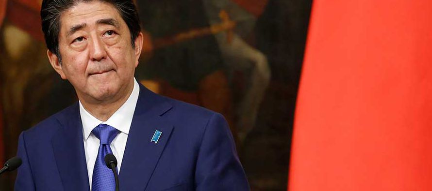Abe dijo que para lograr estabilidad en la región es necesario que Pekín, principal...