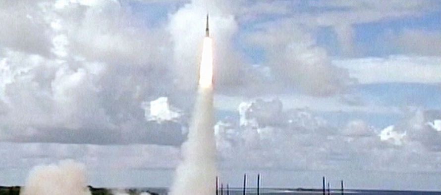 El Minuteman III es un misil de lanzamiento terrestre con capacidad nuclear y un alcance de 12,000...