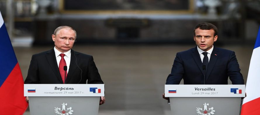 Putin no reaccionó a los comentarios de Macron sobre la prensa rusa, pero sí lo hizo...