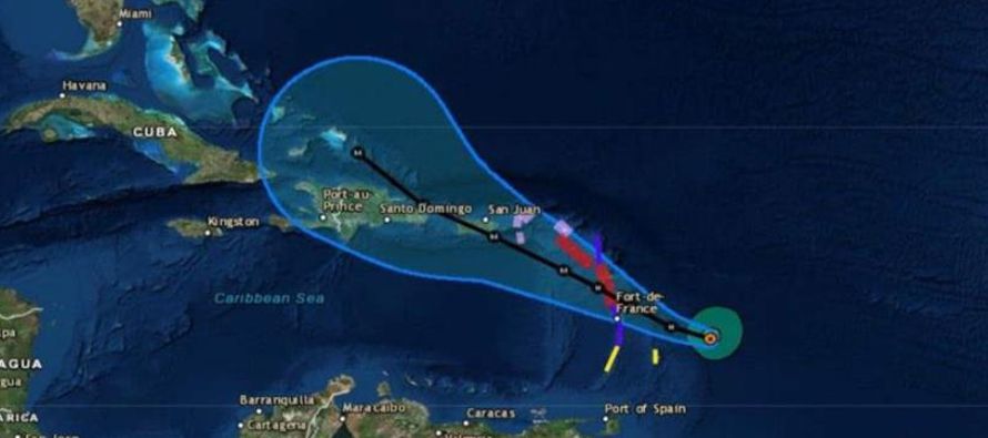 Con vientos máximos sostenidos de 215 kilómetros por hora, el huracán...