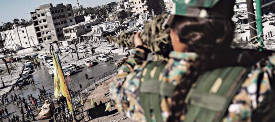 Las FSD estiman que un 20 % de los edificios de Al Raqa están completamente destruidos,...