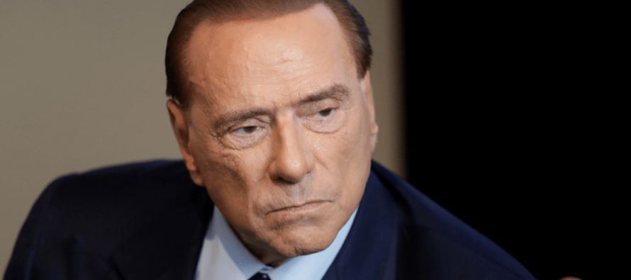 Berlusconi, que ha sido primer ministro en cuatro ocasiones, no puede presentarse personalmente de...