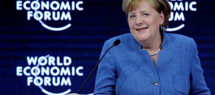 La canciller alemana, Angela Merkel, evocó las dos guerras mundiales y dejó abierto...