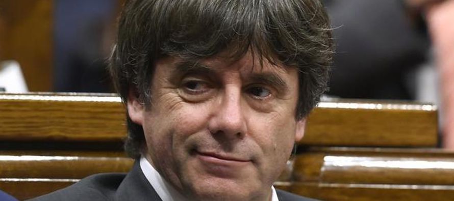 Esta mañana, el propio Puigdemont pidió "amparo" al presidente del...