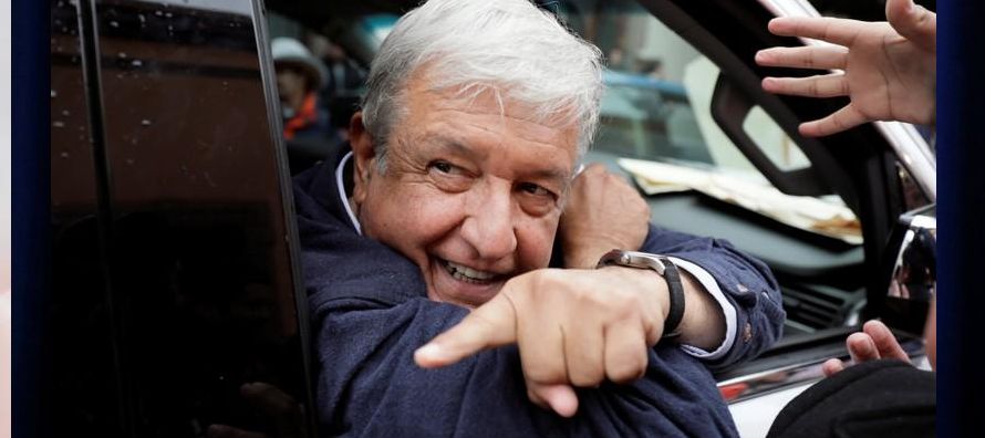 López Obrador, aspirante de una coalición encabezada por su partido MORENA, y quien...